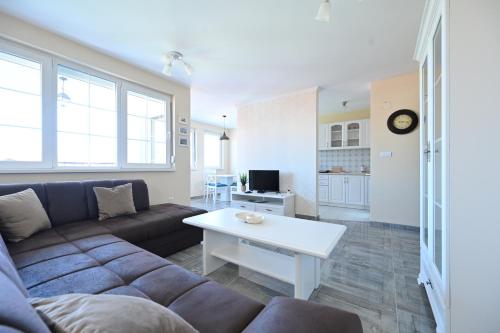 Luksuzni apartmani Smestaj TEA Vrnjacka Banja sa dva bazena i privatnim besplatnim parkingom blizu Promenade