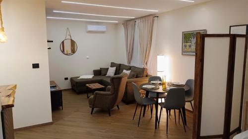 Eden Spa Apartman Arandjelovac stan na dan smestaj u Kubrsnickoj ulici kod hotela Izvor sa djakuzijem saunom parkingom