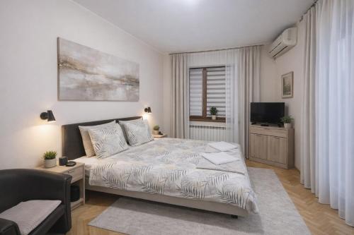 Apartman Bojana Vrnjacka Banja stan na dan smestaj Gavrila Principa kod Promenade lift terasa parking