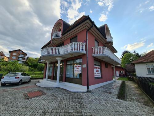 Apartman Aleks Banja Koviljaca stan na dan u ulici Janka Veselinovica blizu banjskog parka sa dve spavace sobe parking