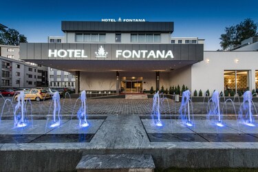 Hotel FONTANA Vrnjacka Banja smestaj na Promenadi pored parka wellness apartmani hoteli bazen spa garaza