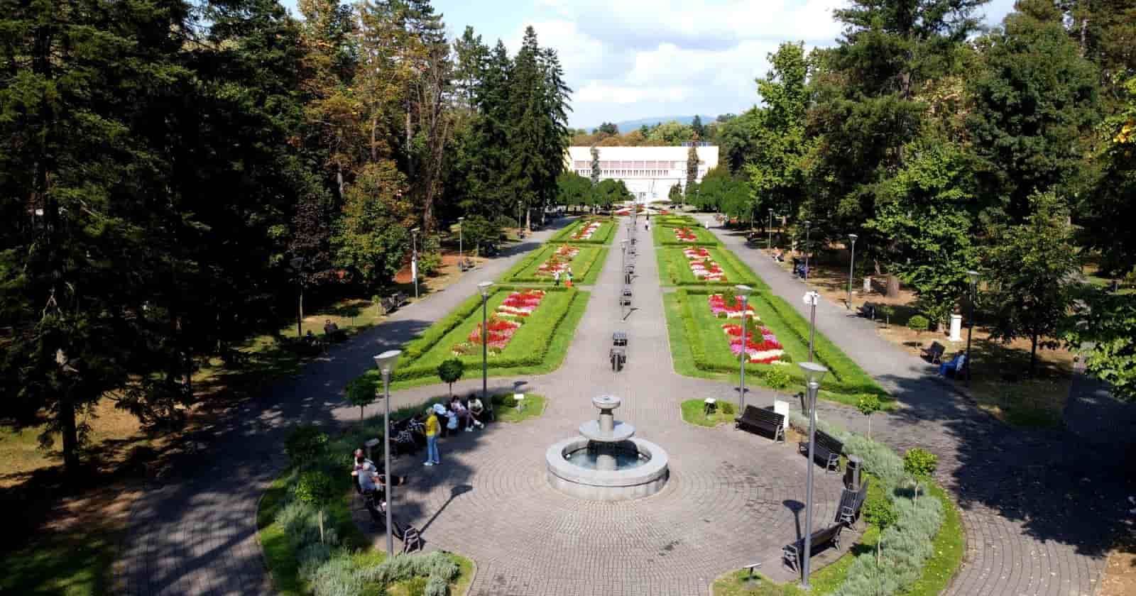 Vrnjacka Banja centralni banjski park šetalište Promenada i turističke atrakcije u vodećem lečilištu Srbije