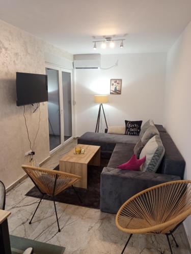 Stan na dan Djina Banja Koviljaca u strogom centru u ulici Zdravka Masanovica luks apartmani sa terasom liftom parkingom