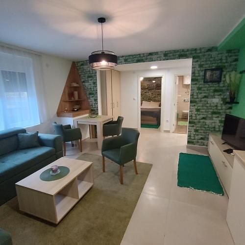 APARTMANI PORTA INFINITAS centar Vrnjacka Banja stan na dan smestaj Heroja Cajke sa spa centrom teretanom parkingom